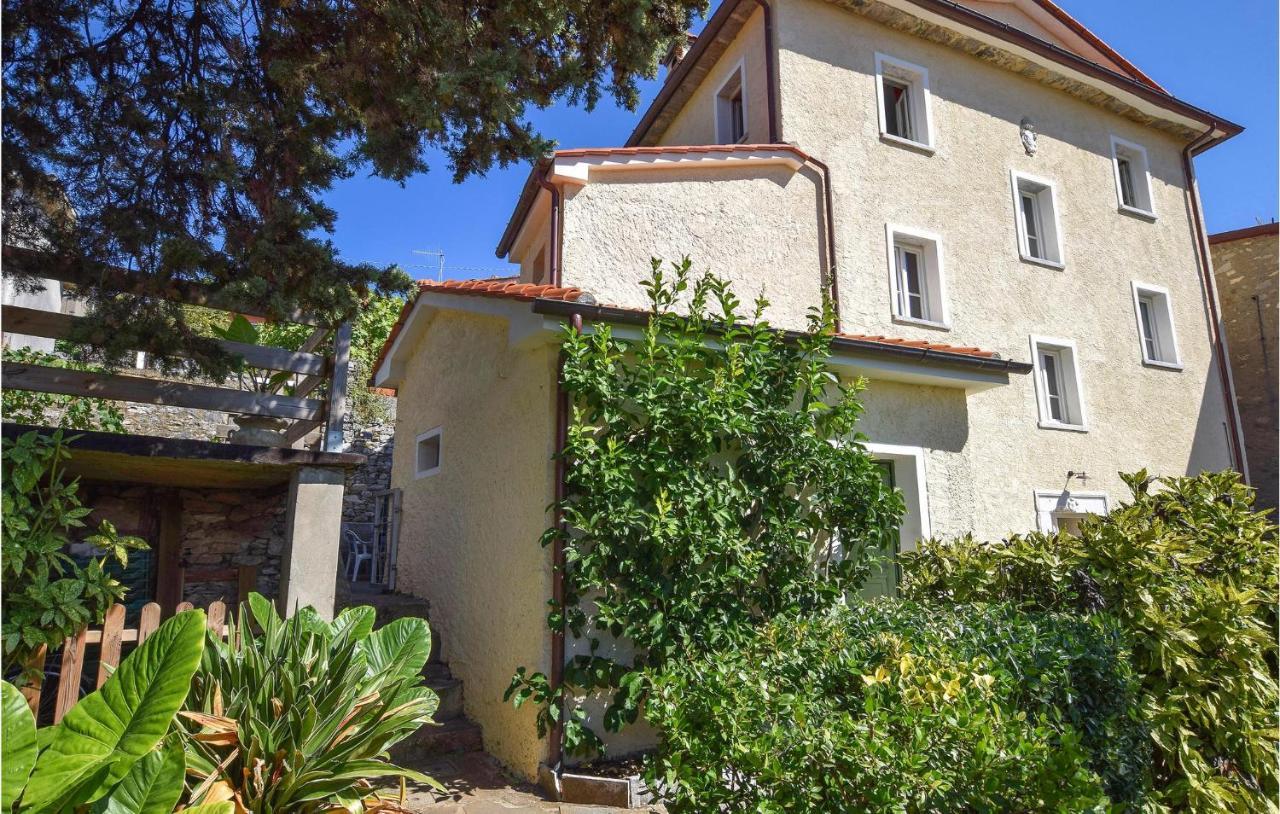 5 Bedroom Amazing Home In Fabbiano Fabbiano  Экстерьер фото