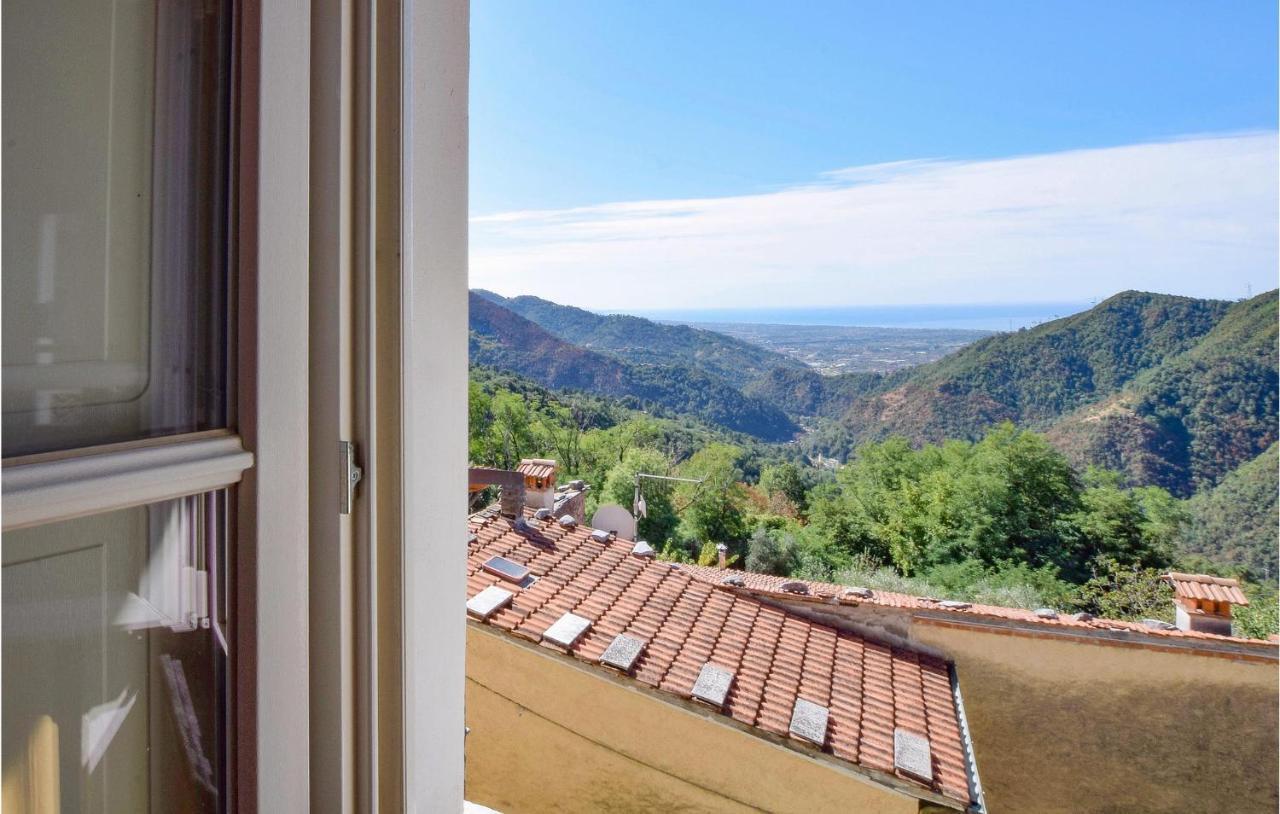 5 Bedroom Amazing Home In Fabbiano Fabbiano  Экстерьер фото